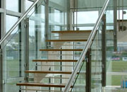 Escaleras de vidrio. Balaustradas
